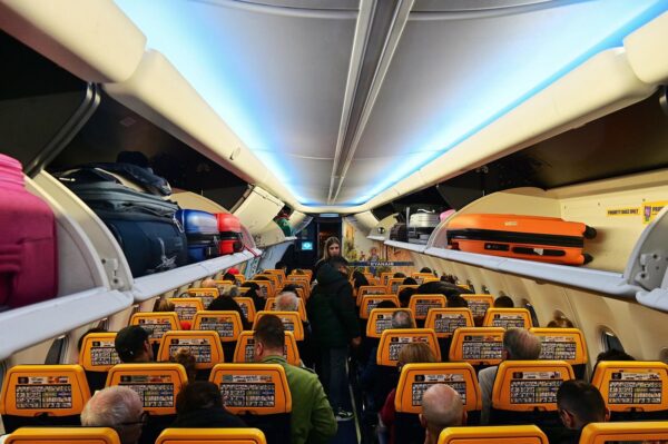 Pasażerowie ucierpieli w trakcie lotu Ryanairem