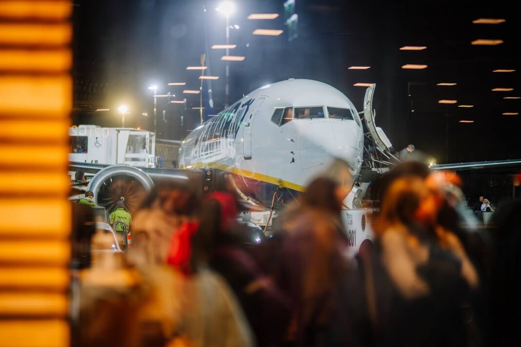 Przez turbulencje podczas lotu konieczne było awaryjne lądowanie