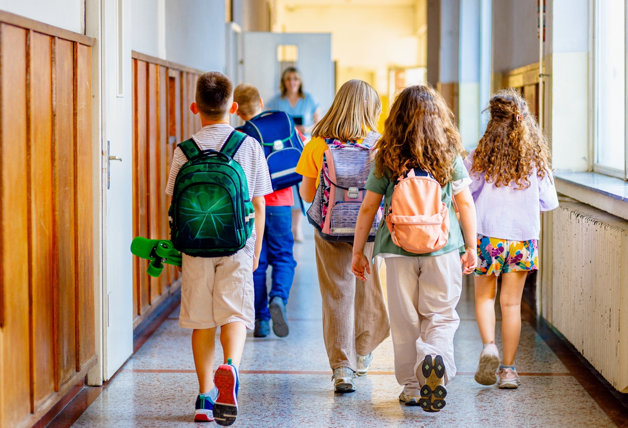 dzieci w szkole