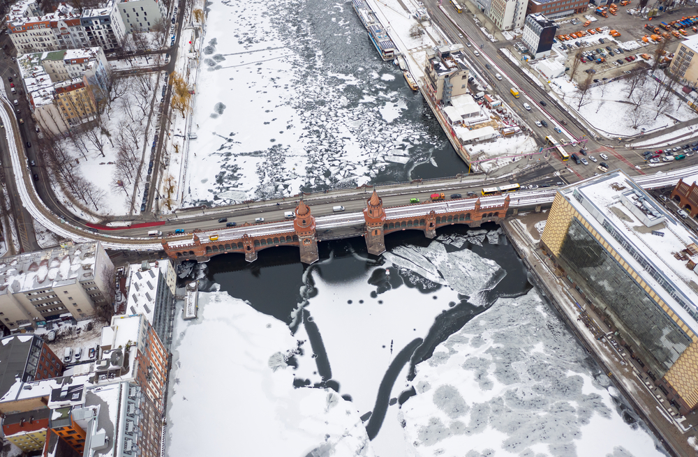 Gołoledź paraliżuje Berlin - stoją metro, pociągi i autobusy