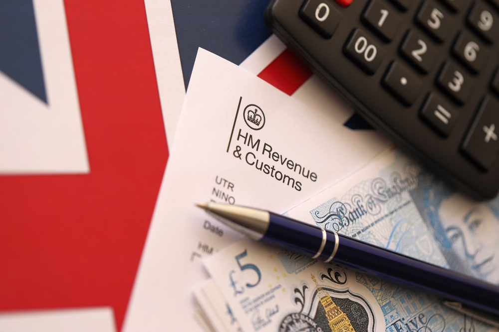 320 funtów więcej podatku bez podatku! HMRC zmusza podatników do korzystania z komercyjnego programu!