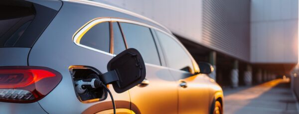 Podatki od aut elektrycznych wpędzają kierowców i firmy w długi