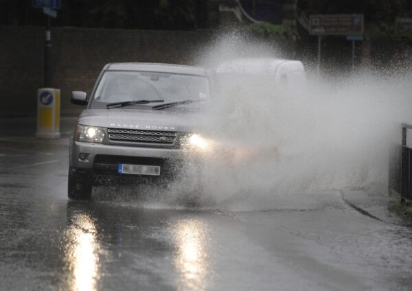 Prognoza pogody dla UK na najbliższy tydzień – Met Office ostrzega przed wiatrem i intensywnymi opadami