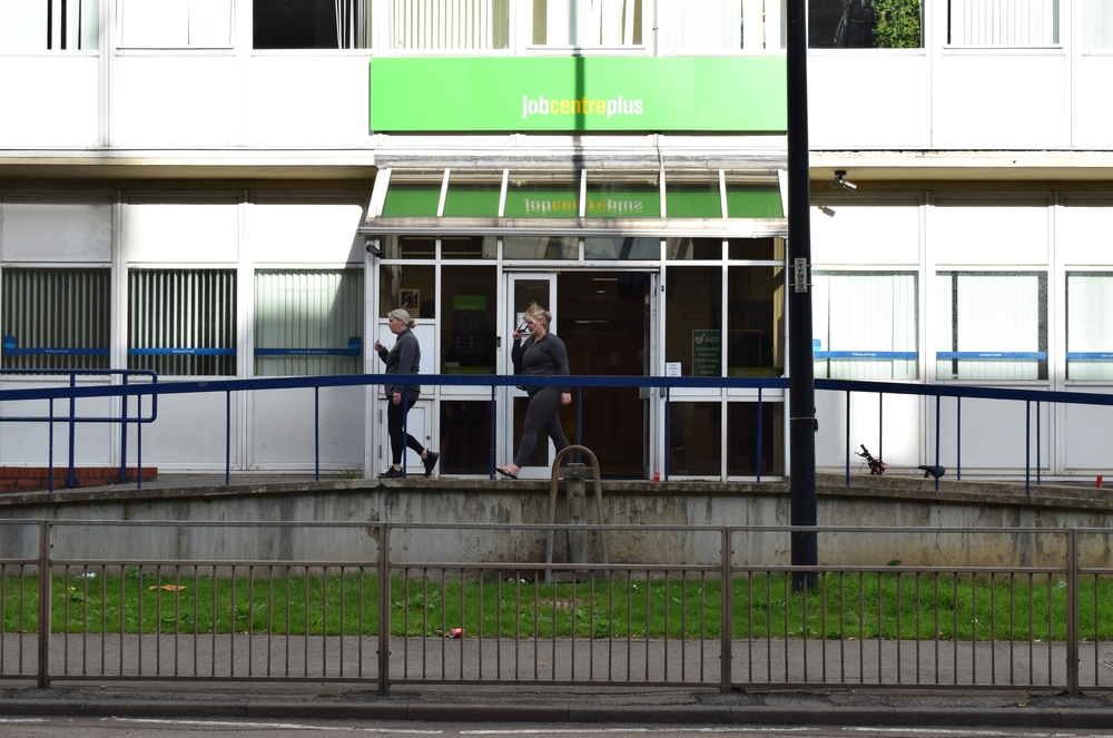 6 firm, które planują masowe zwolnienia w UK. Znikną tysiące miejsc pracy!