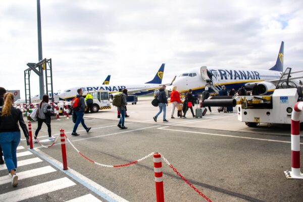 Irlandzkie linie ostrzegły, że, jeśli brytyjski rząd będzie nadal podnosił podatki na linie lotnicze, zmniejszy siatkę połączeń z Wysp