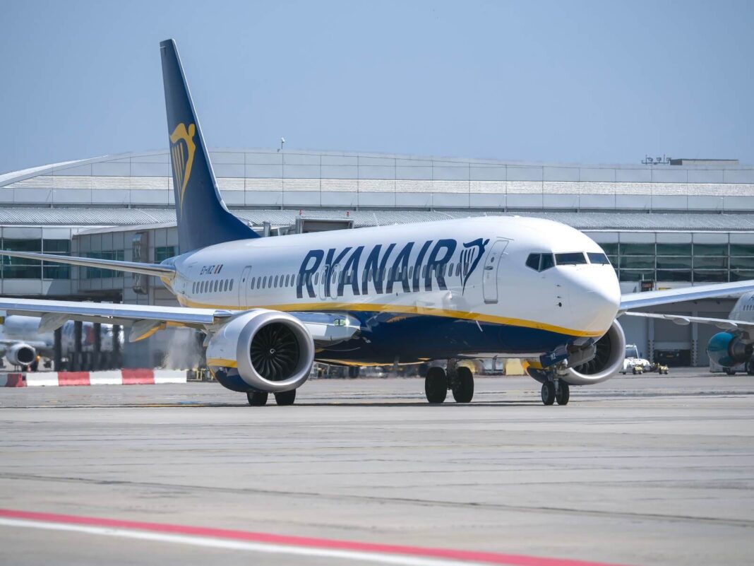 Ryanair wycofuje się z lotnisk w wielu krajach