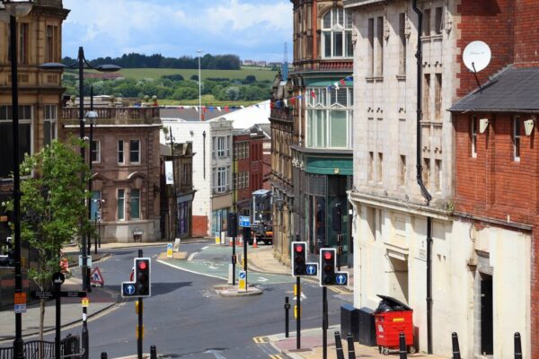 Rotherham oferuje mniej niż pięć wakatów na 100 osób otrzymujących zasiłek