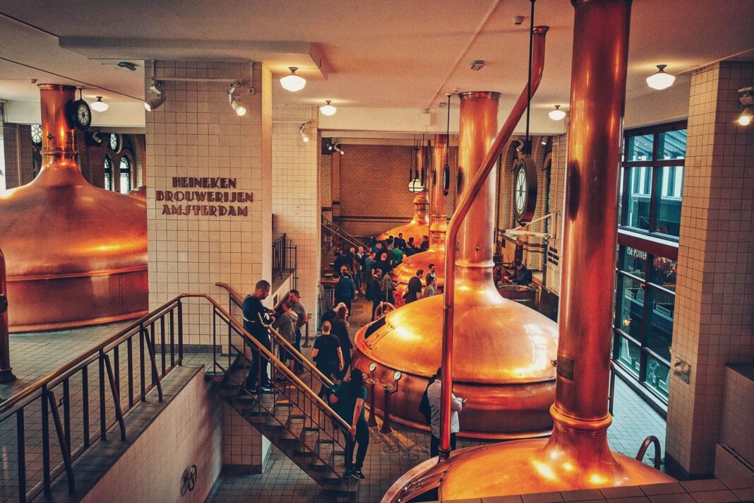 Zwolnienia w Heinekenie