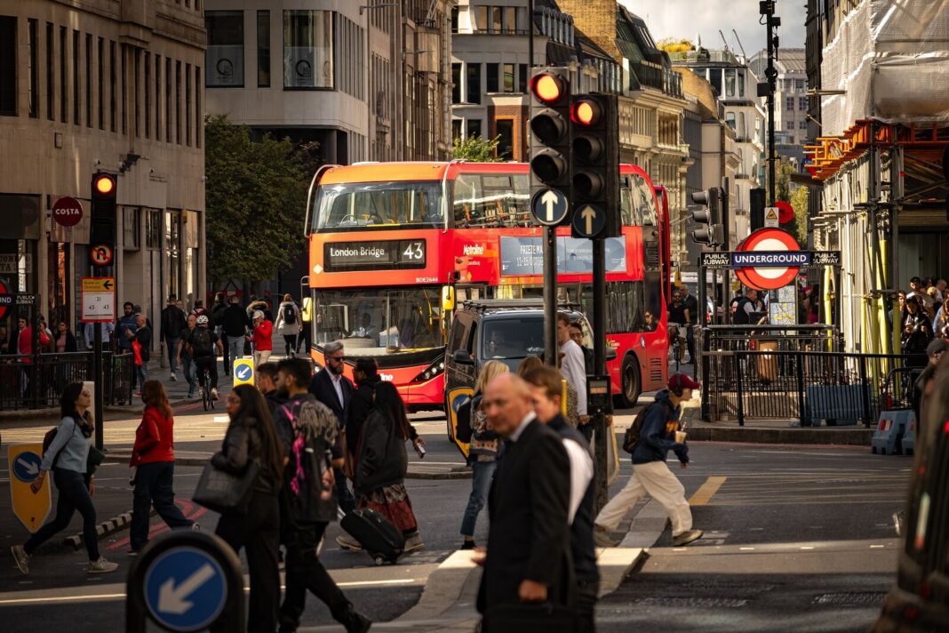 Plany znacznego ograniczenia imigracji odbiją się negatywnie na gospodarce