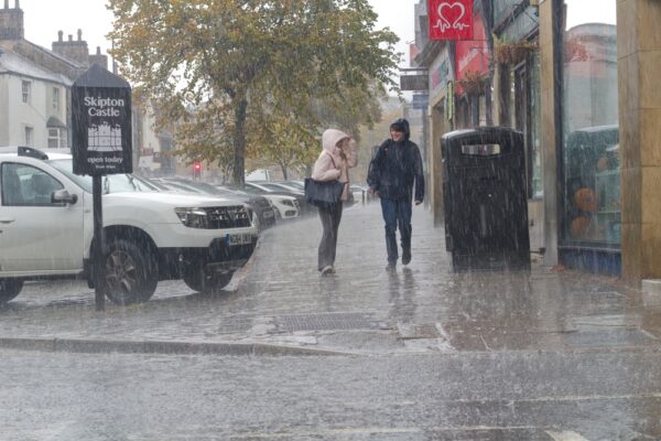 Deszczowa pogoda i powodzie to nowa codzienność UK