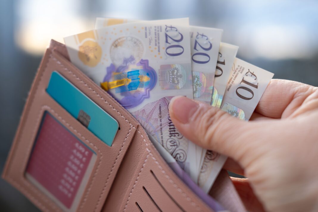 Kurs funta szterlinga na dziś - banki, aplikacje i kantory