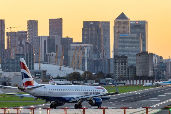 Linie British Airways poinformowały o utrudnieniach dotyczących połączeń między Heathrow a Abu Zabi, Ammanem, Bahrajnem, Dohą, Dubajem i Tel Awiwem