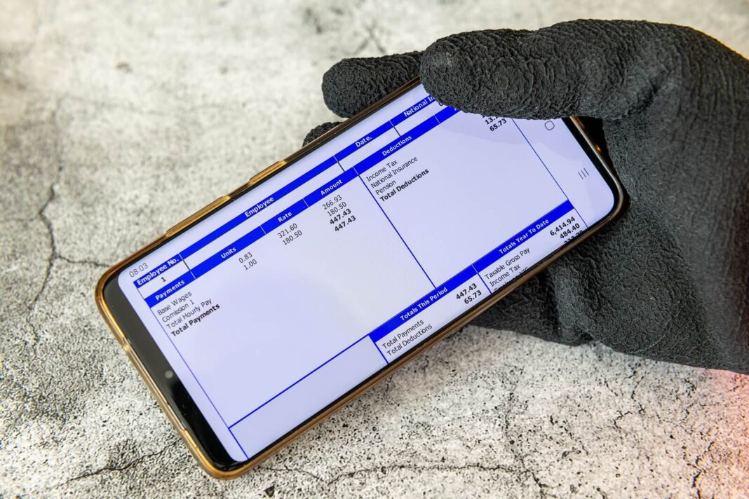 Wielu pracowników przyznaje, że nie przegląda regularnie swoich payslipów
