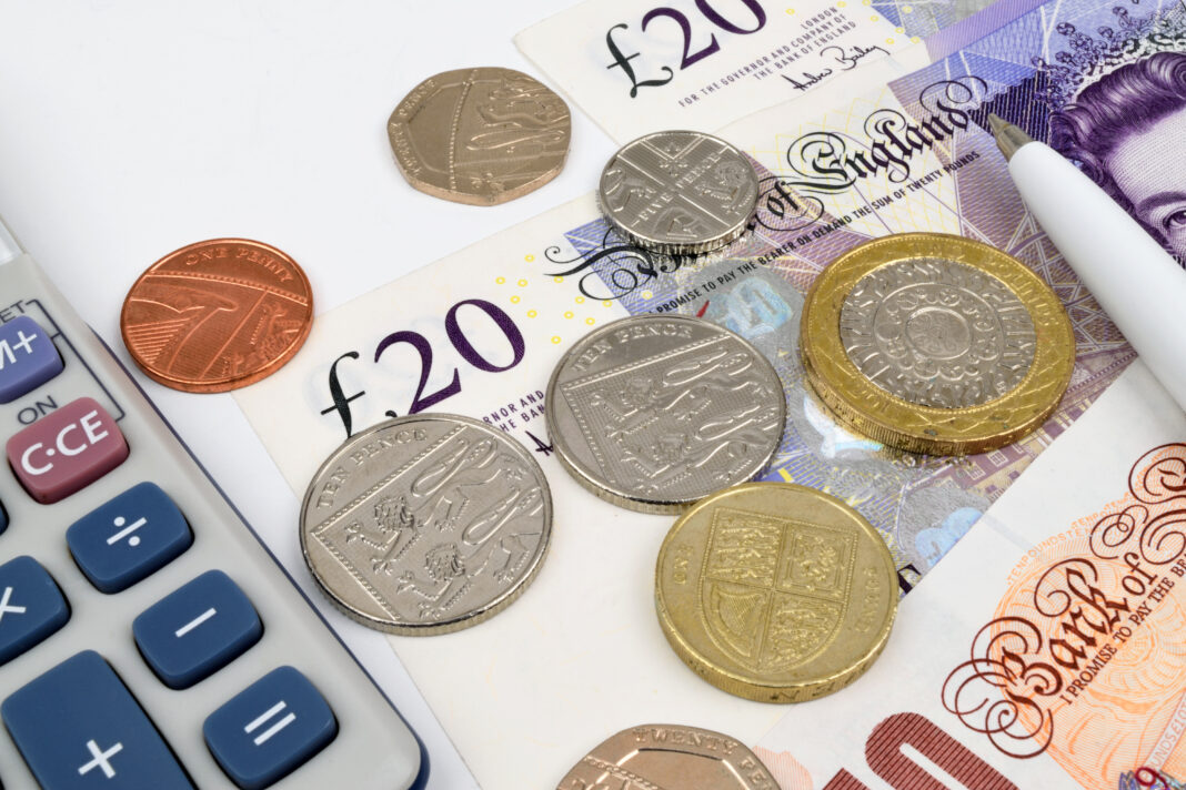 UK reaguje na wzrost cen energii spowodowany wojną w Iranie. Dla kogo wsparcie od 1.04.2026?