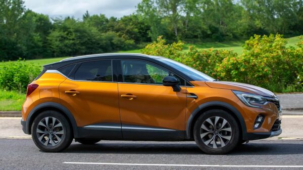 Średnia cena litra paliwa na brytyjskich stacjach benzynowych osiągnęła w środę 175,7 pensa