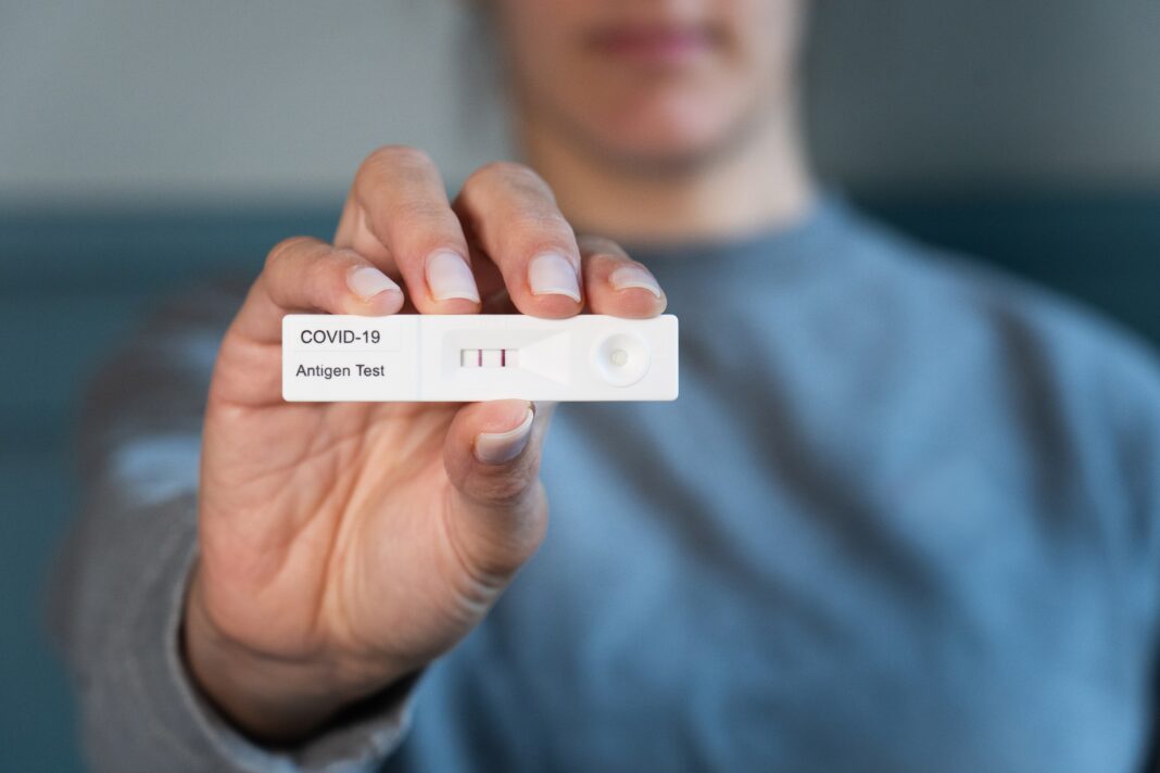 Darmowa szczepionka na covid dopiero po 70 roku życia?