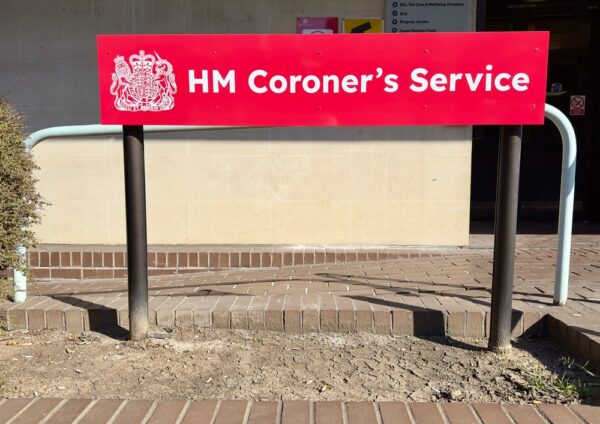 bliski umiera za granicą