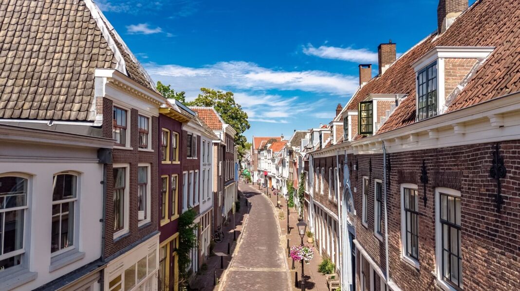 Niewiele osób stać na kupno domu w Holandii, wymaga to coraz większych oszczędności