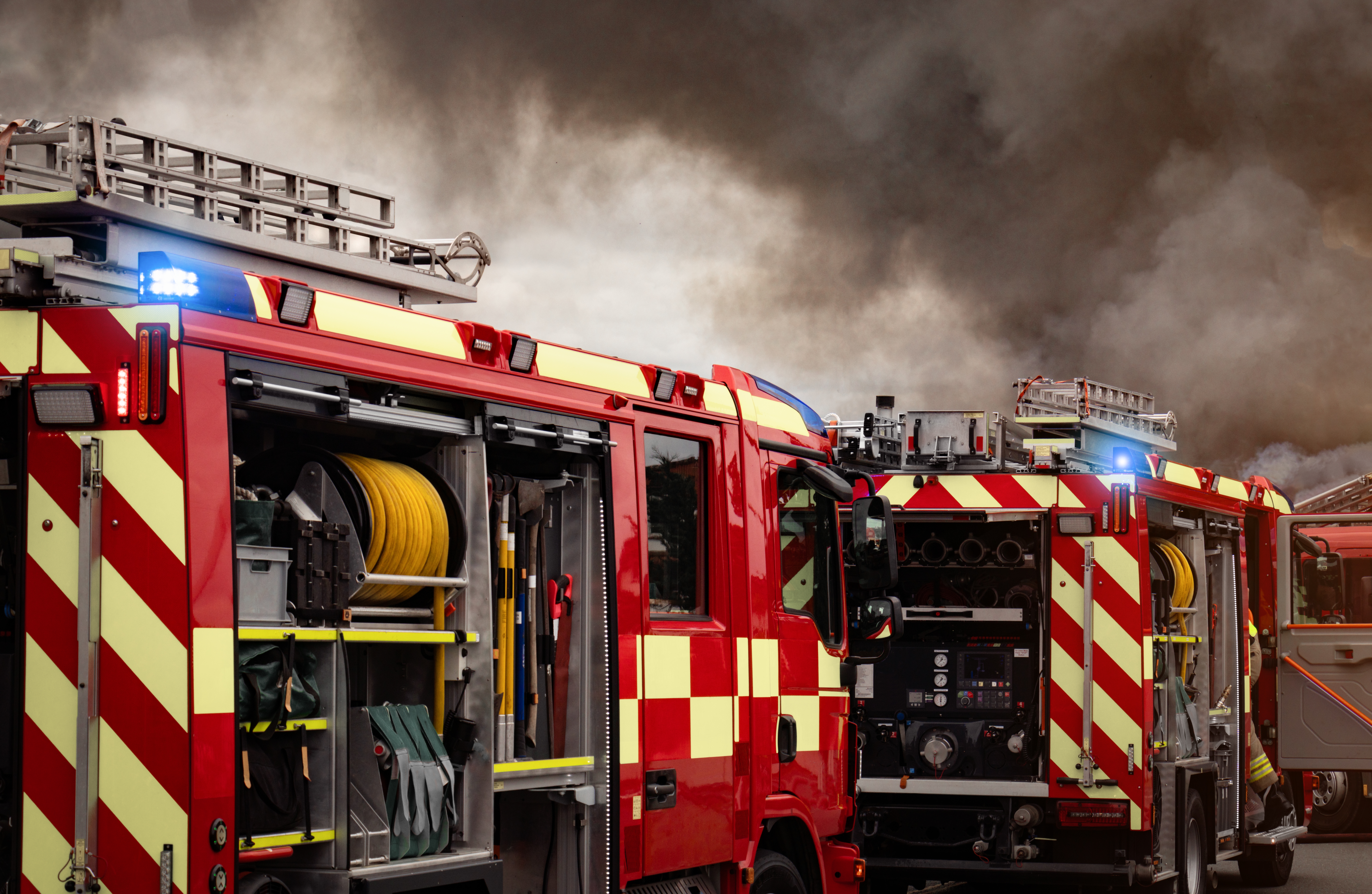 Odwołane pociągi. Chaos w centrum. Ogromny pożar Glasgow Central Station