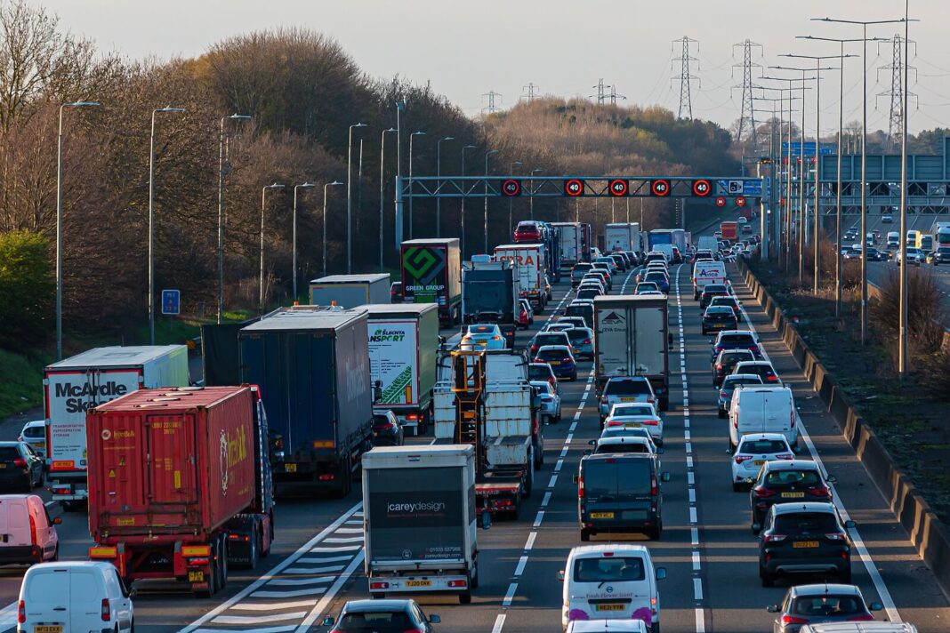 National Highways poinformowało, jakie pojawią się utrudnienia na drogach przed świętami