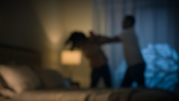 Dlaczego Brytyjczycy boją się o bezpieczeństwo kobiet? Raport a policyjne dane