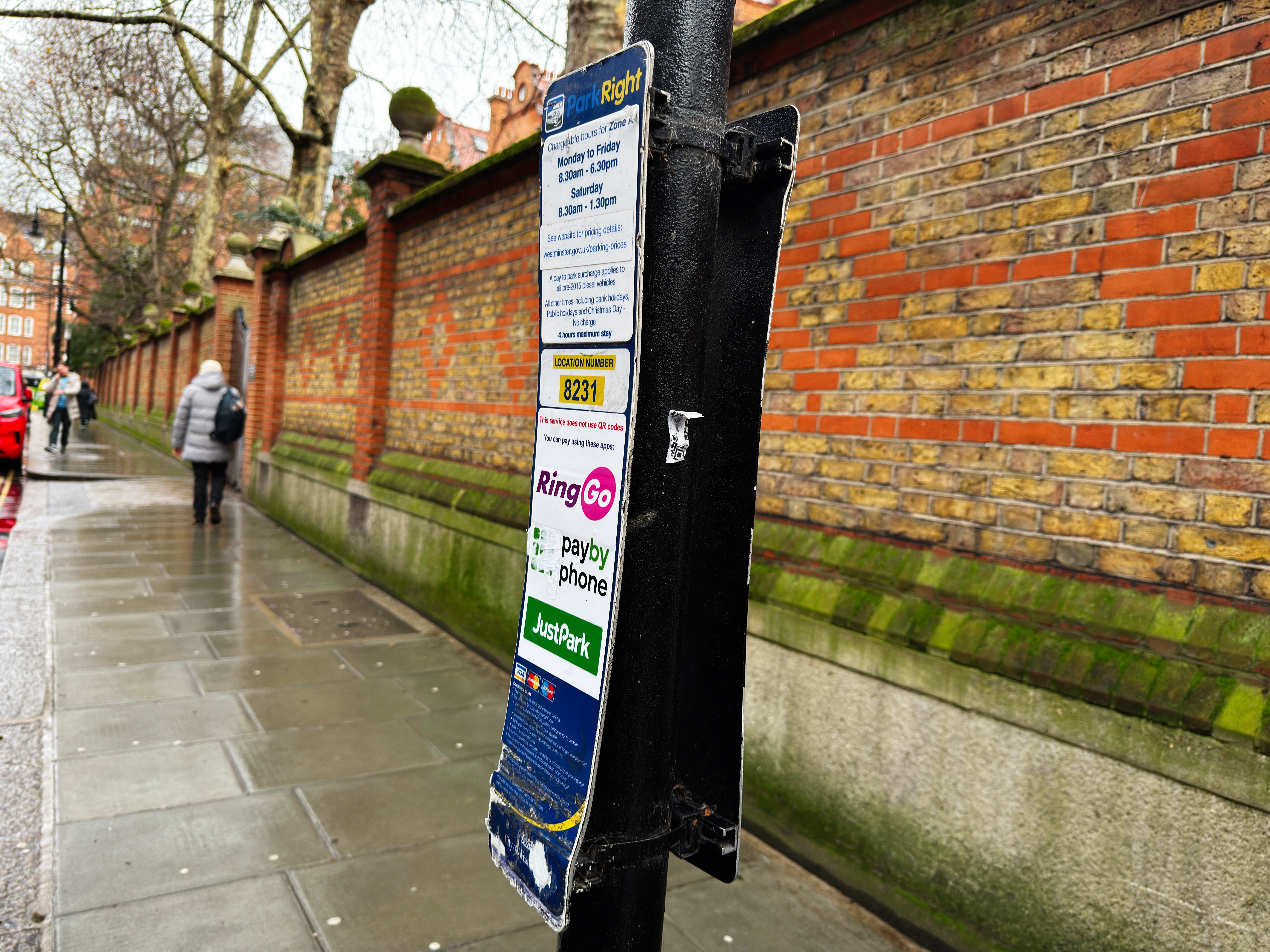 Koniec chaosu z aplikacjami parkingowymi? Rząd chce jednego systemu w całej Anglii
