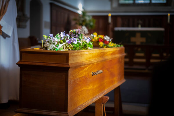 bliski umiera za granicą