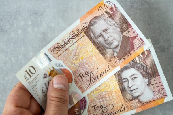 Zmiany w Child Benefit od 6.04.2026. Czy świadczenie przysługuje dzieciom Polaków w UK?