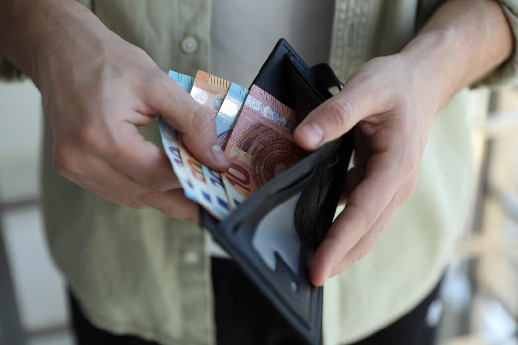 W Holandii młodzi pracownicy otrzymają podwyżkę płacy minimalnej
