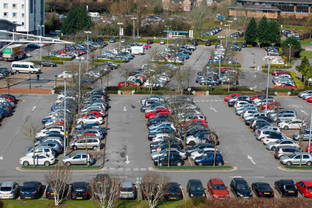 mandaty parkingowe w UK