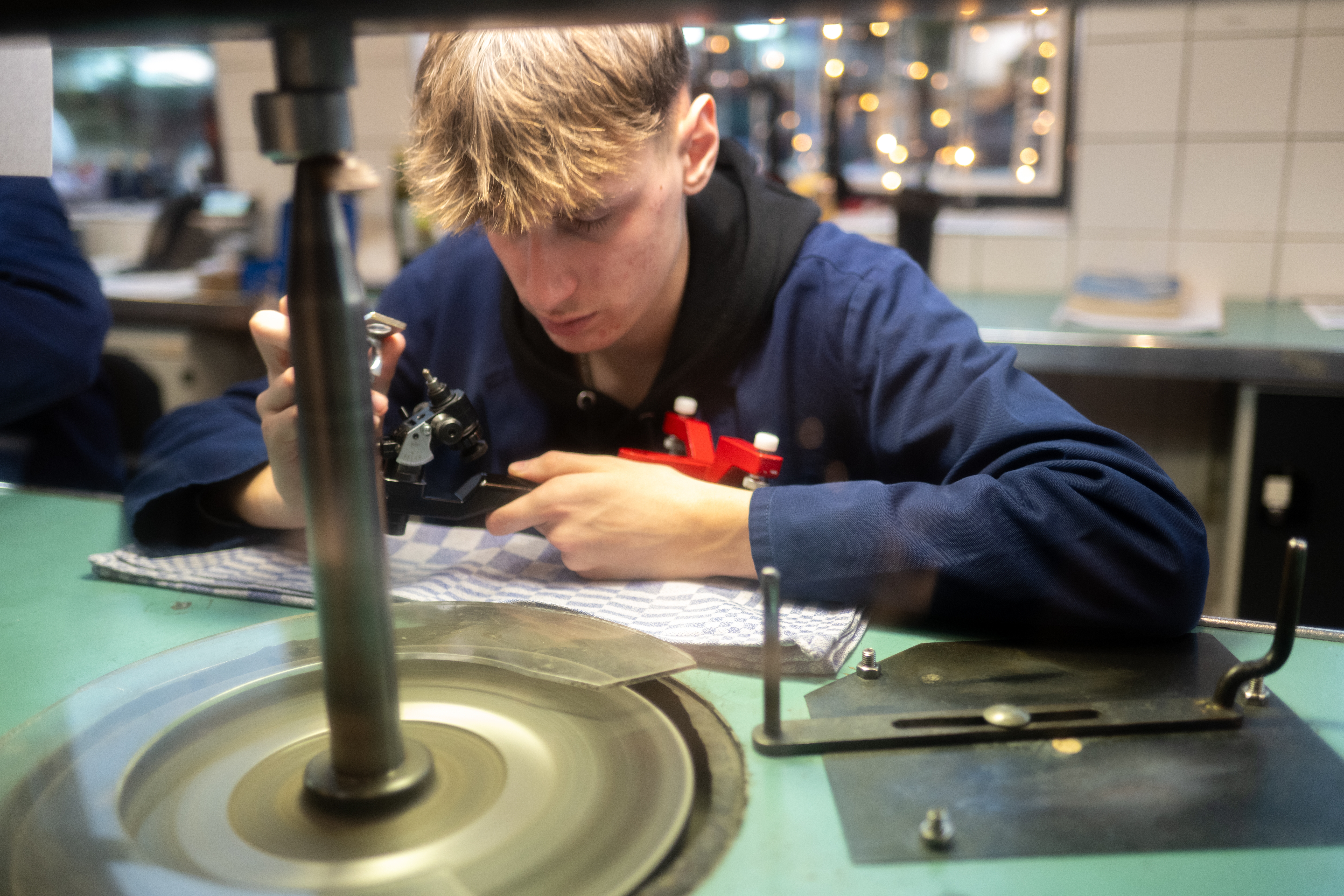 Osoby pobierające świadczenia rzadziej znajdują pracę. Dlaczego?