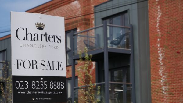 Kupujesz dom w Anglii? Sprawdź, ile więcej zapłacisz stamp duty po zmianach przepisów