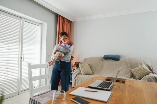 Wydłużony urlop macierzyński – dla kogo?