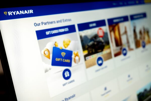 Sprytne porady jak latać taniej Ryanairem