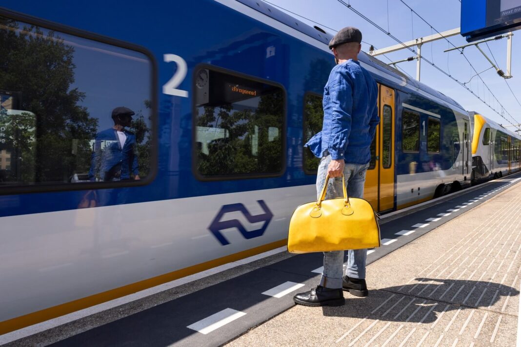 Holandia ma nadzieję, że uczynienie transportu publicznego bardziej przystępnym cenowo zachęci ludzi do rzadszego korzystania z samochodu