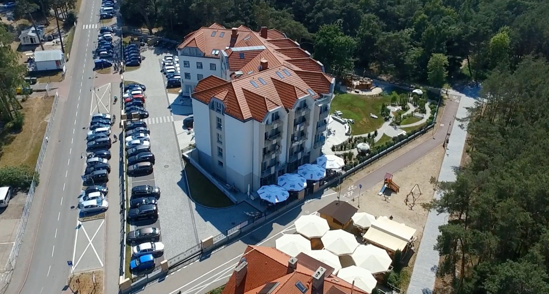 Co sprawia, że Krynica Morska jest wyjątkowa na tle innych resortów?