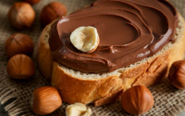 Doniesienia o tym, że Nutella na Zachodzie ma w składzie cukier, a w Europie Środkowo-Wschodniej gorszy syrop glukozowy, okazały się nieprawdą