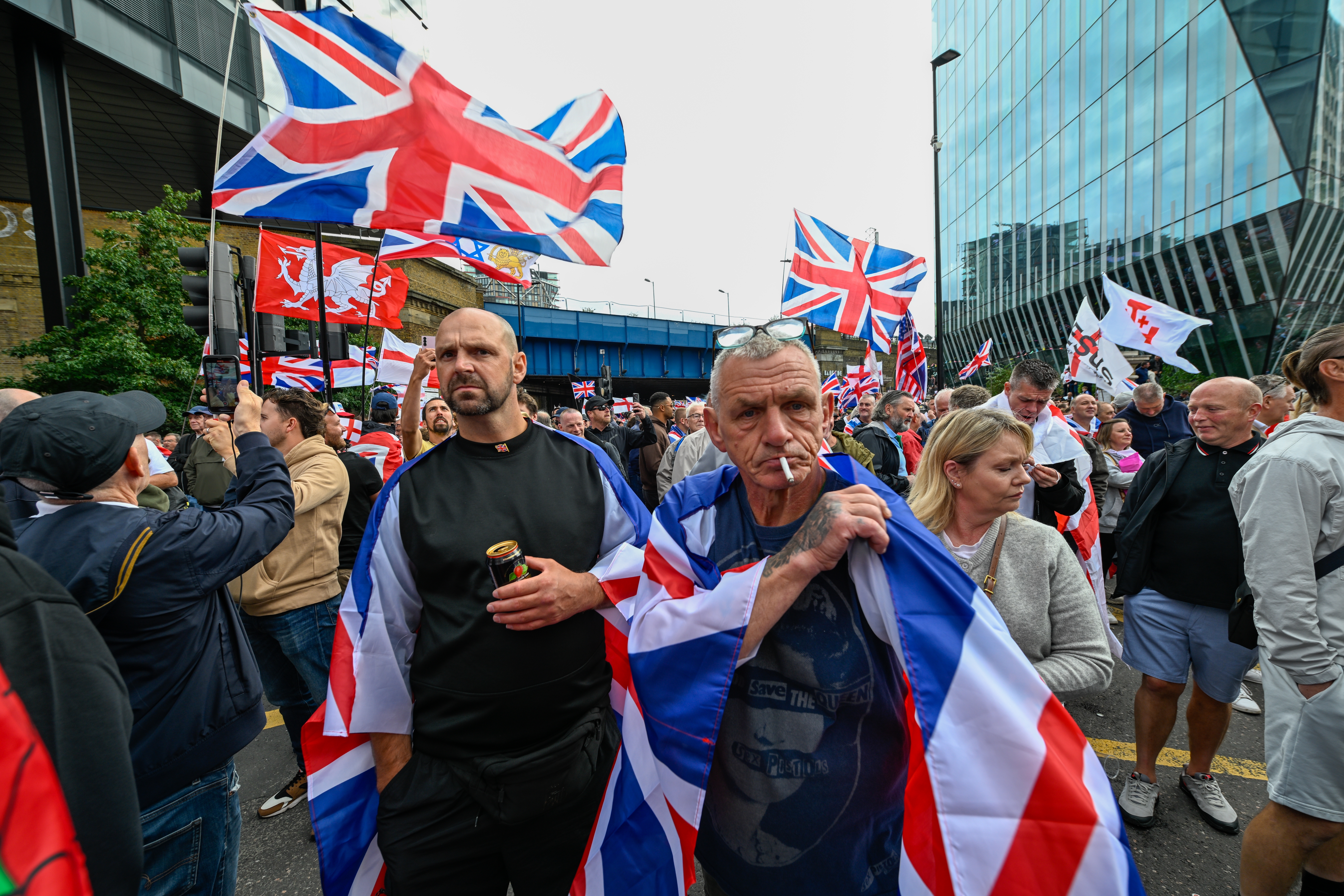 Dwa marsze, finał na Wembley i zakaz wjazdu dla polskiego prawicowego polityka. Co wydarzy się w Londynie w sobotę 16.05.2026?
