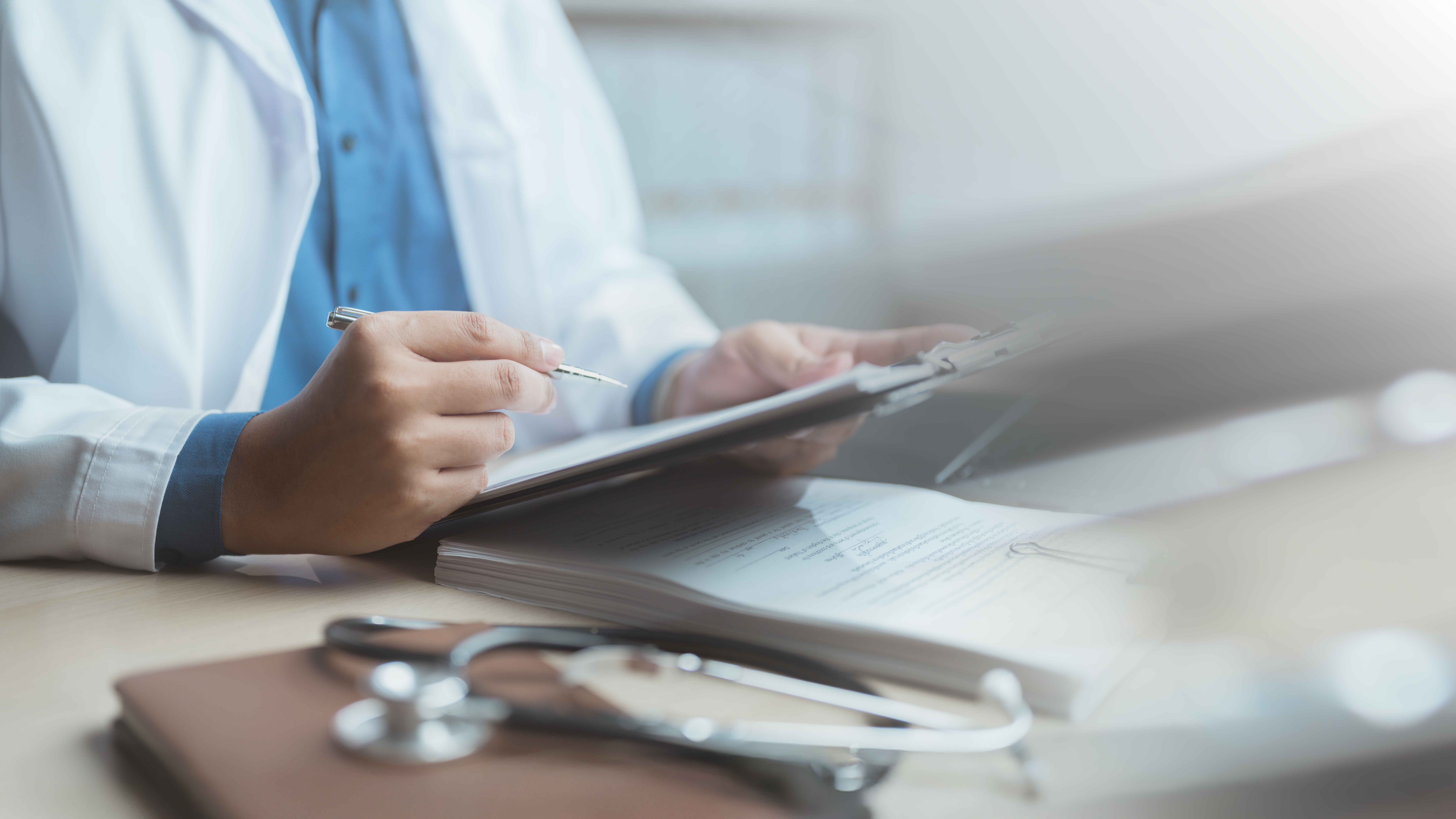 Jak opłacić leczenie w Polsce z NHS? Czy Polacy mieszkający w UK mogą korzystać z polskich szpitali?