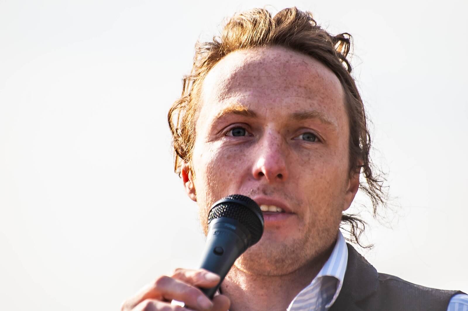 Paul Powlesland ysprzątał rzekę Roding we wschodnim Londynie, a teraz grożą mu za to 2 lata więzienia