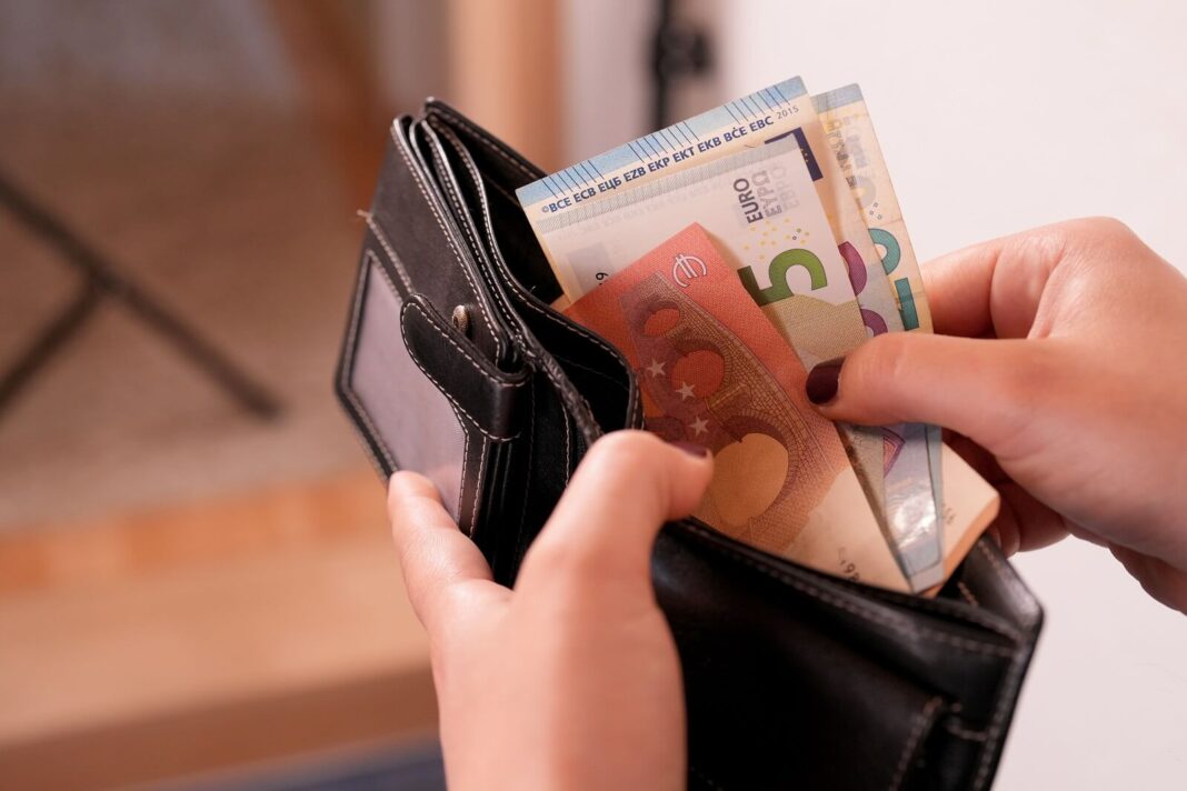 Uwaga na fałszywe e-maile z żądaniem płatności zaległego podatku. Plaga oszustw