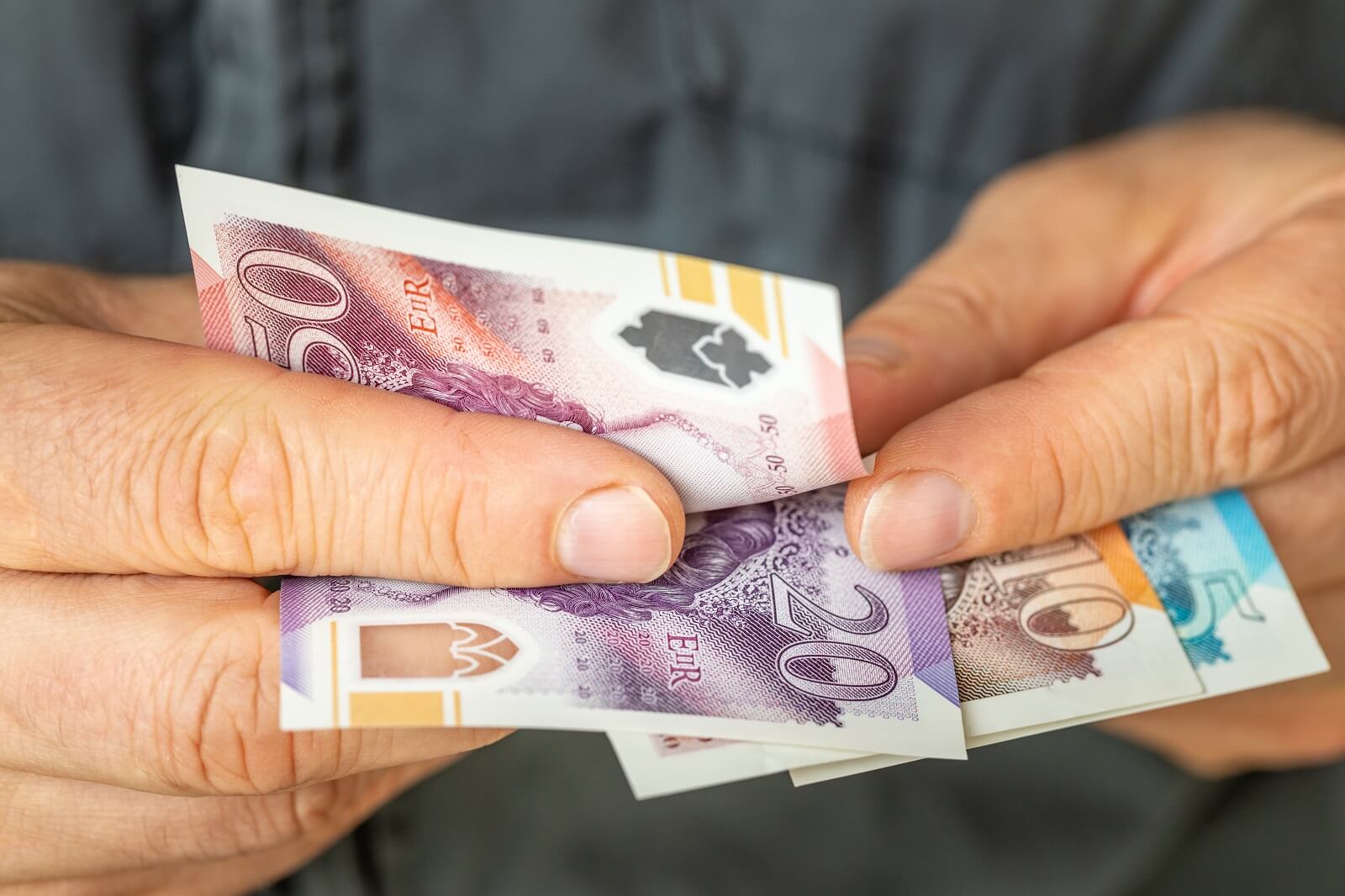 ONS donosi, że rosną płace w UK