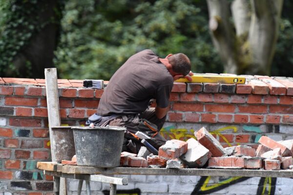 Najnowsza propozycja zakłada podział składek na emerytury zakładowe po połowie między firmy a pracowników