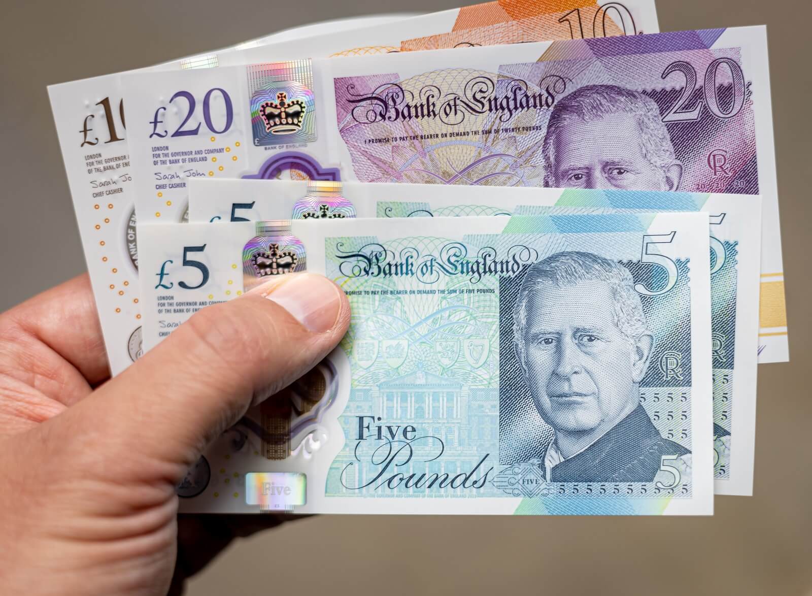 W zależności od regionu Wielkiej Brytanii występują duże różnice w dostępie do świadczeń