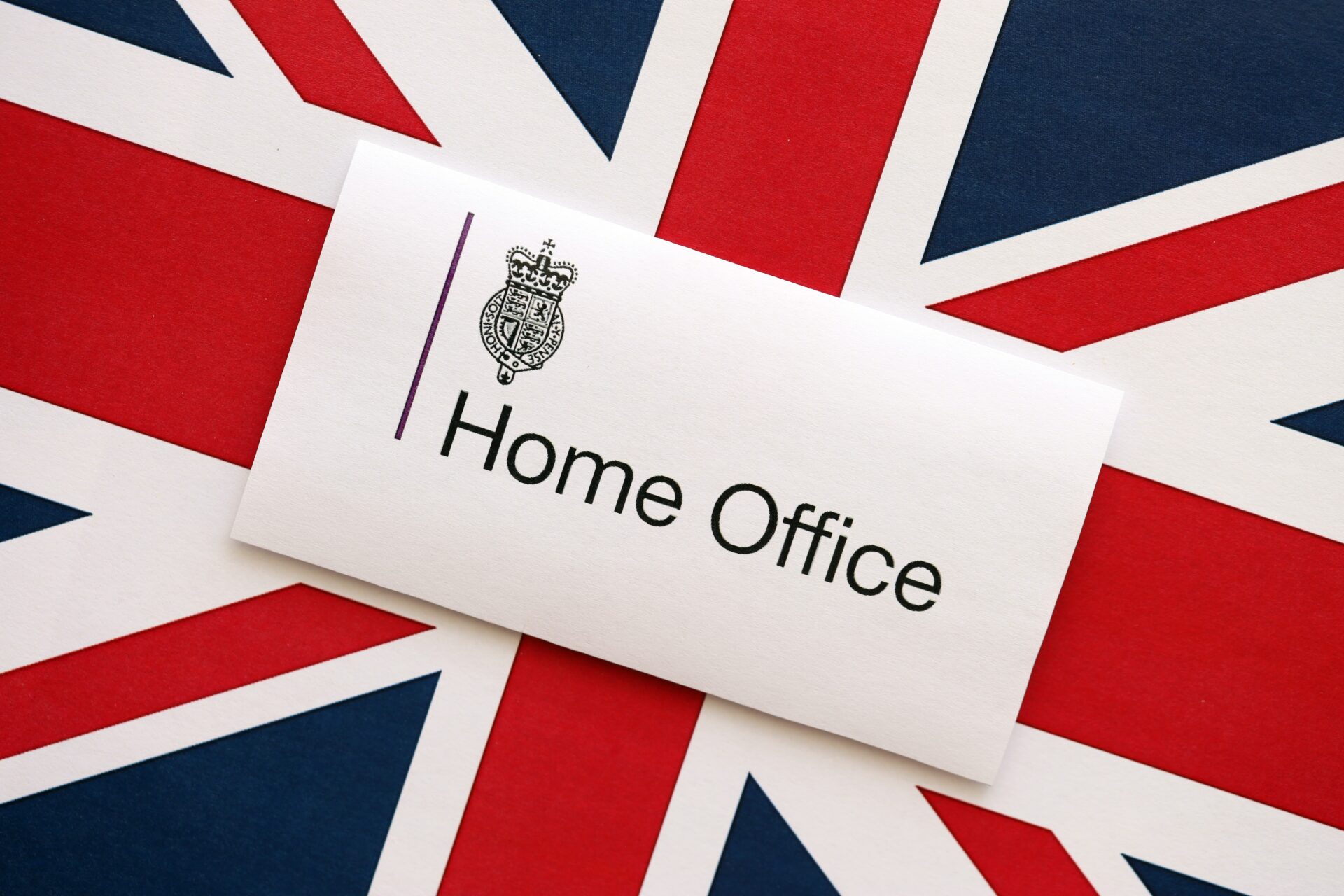 Home Office z automatu usuwa pre-settled status, jeśli uzna, że osoba nie spełnia kryteriów pobytu. Niestety system się myli i jest zawodny. Foto: shutterstock.com