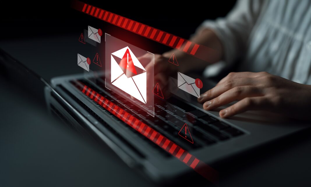 Uwaga na fałszywe e-maile z żądaniem płatności zaległego podatku. Plaga oszustw