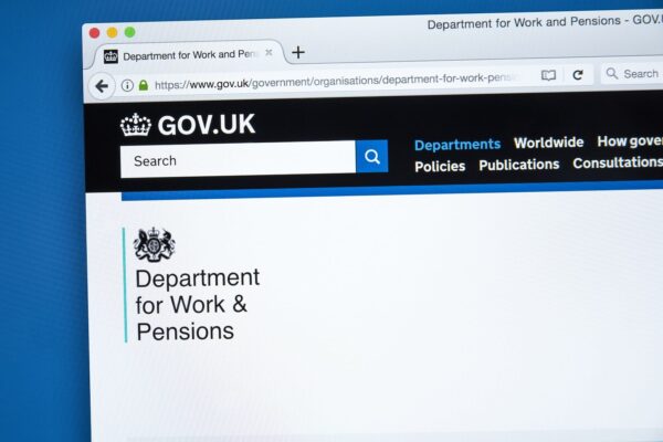 Dzięki usłudze Tell Us Once o śmierci świadczeniobiorcy dowiaduje się nie tylko DWP, ale też HMRC