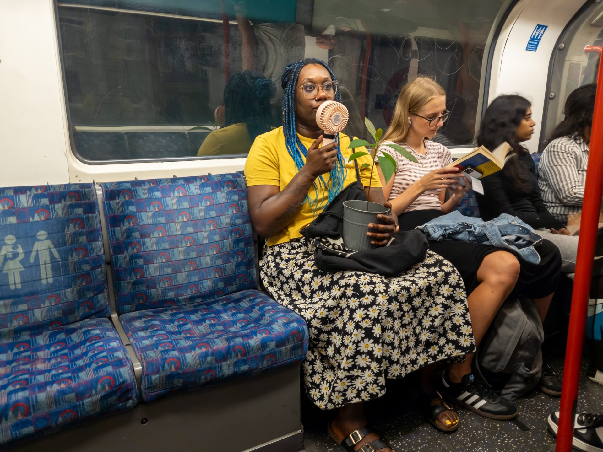 Londyńskie metro jak sauna. Na niektórych liniach nawet 34°C – pasażerowie mdleją