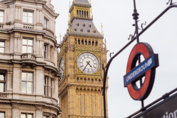 Londyńskie metro jak sauna. Na niektórych liniach nawet 34°C – pasażerowie mdleją