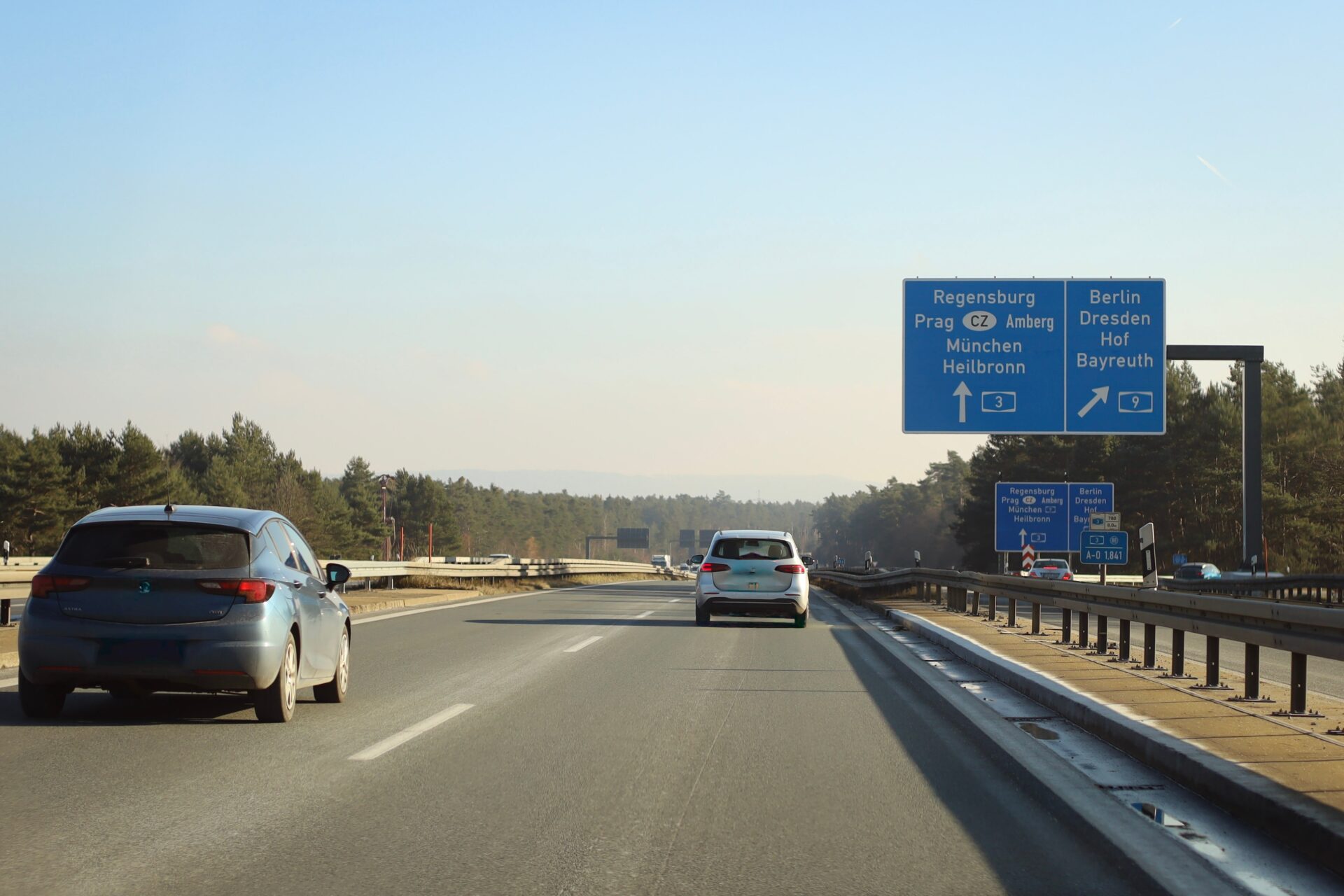 Czy w Niemczech są autostady bez limitu? Które autostrady nie mają ograniczenia prędkości? Foto: shutterstock.com